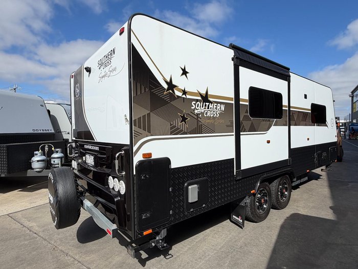 2023 Southern Cross Signature Series V8 Slide Out