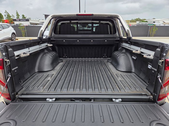 2024 Nissan Navara ST-X