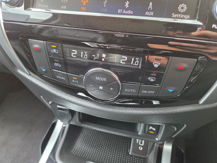 2024 Nissan Navara ST-X