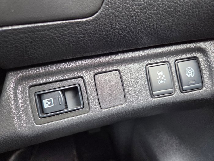 2024 Nissan Navara ST-X