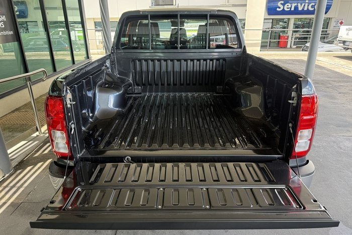 2025 Mitsubishi Triton GLX