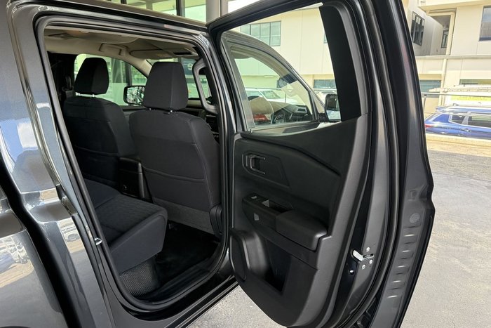 2025 Mitsubishi Triton GLX