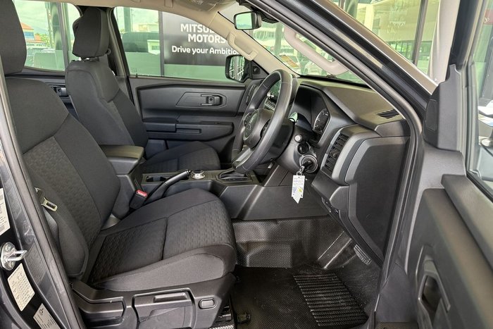 2025 Mitsubishi Triton GLX