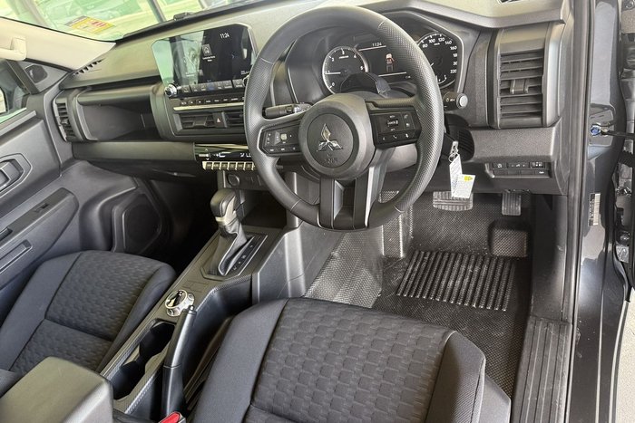 2025 Mitsubishi Triton GLX