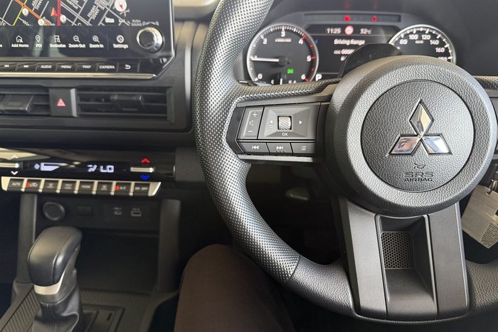 2025 Mitsubishi Triton GLX