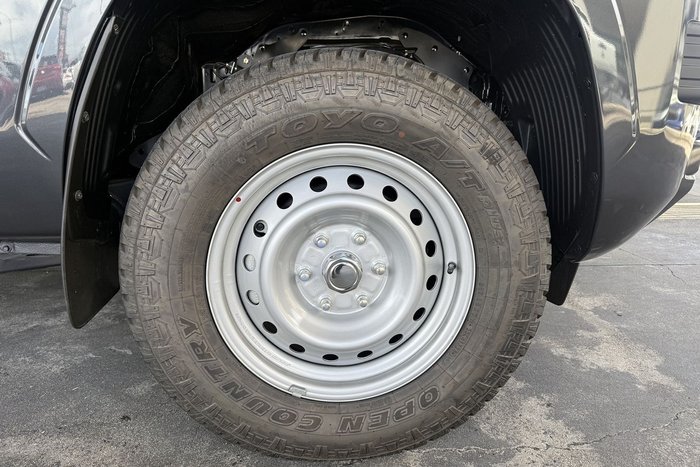 2025 Mitsubishi Triton GLX