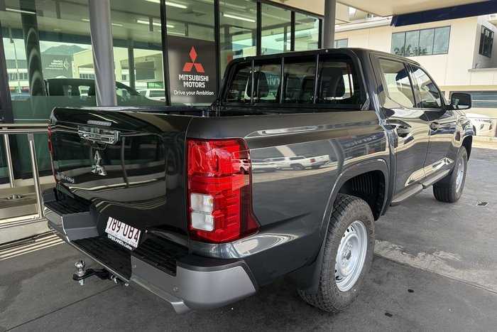 2025 Mitsubishi Triton GLX