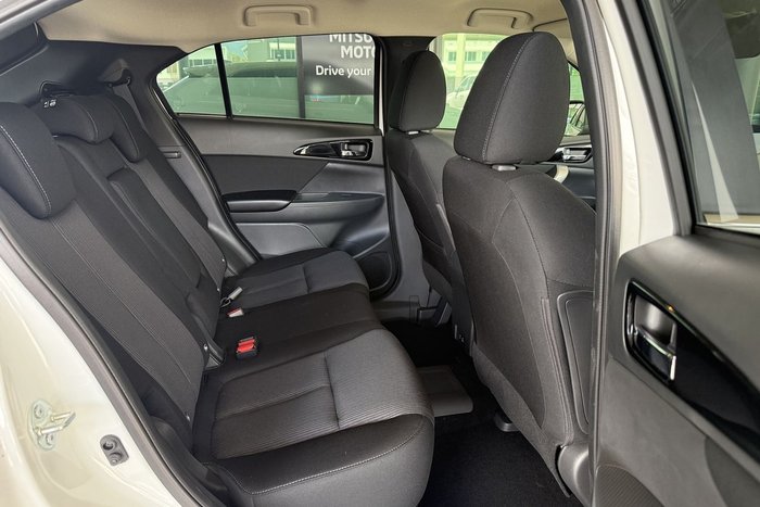 2024 Mitsubishi Eclipse Cross PHEV ES