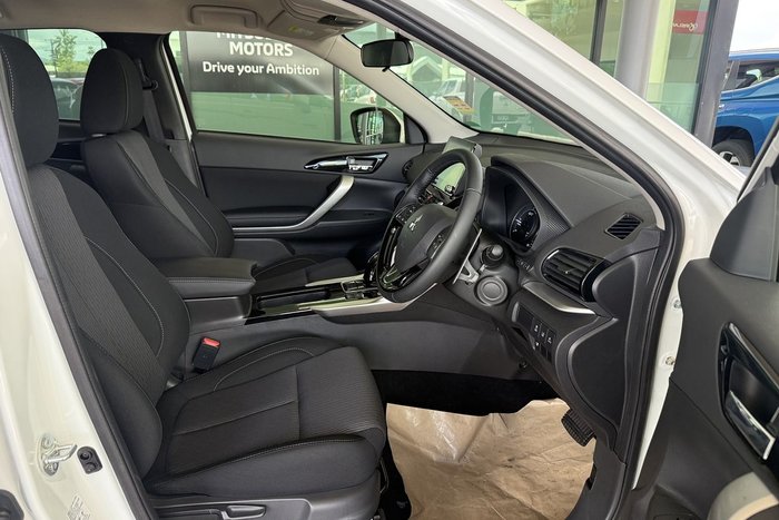 2024 Mitsubishi Eclipse Cross PHEV ES