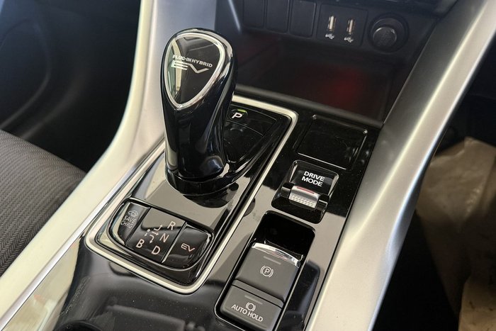 2024 Mitsubishi Eclipse Cross PHEV ES