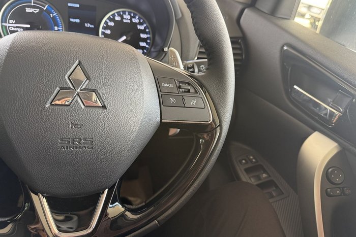 2024 Mitsubishi Eclipse Cross PHEV ES