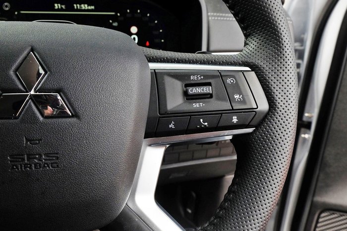 2025 Mitsubishi Outlander LS