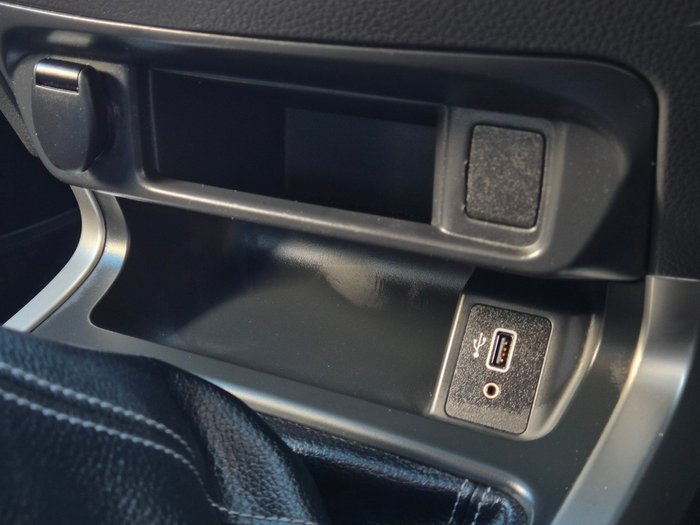 2020 Nissan Navara ST