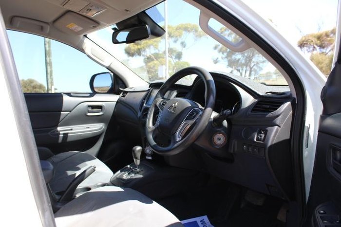 2022 Mitsubishi Triton GLX