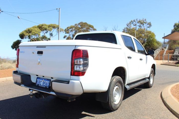 2022 Mitsubishi Triton GLX