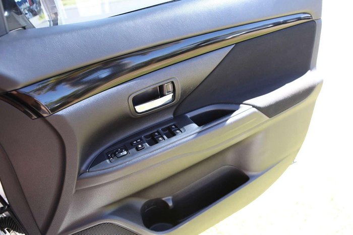 2019 Mitsubishi Outlander ES