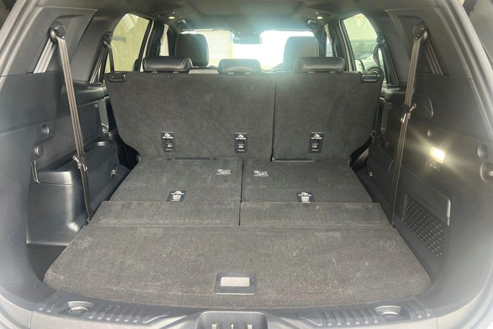 2023 Ford Everest Platinum