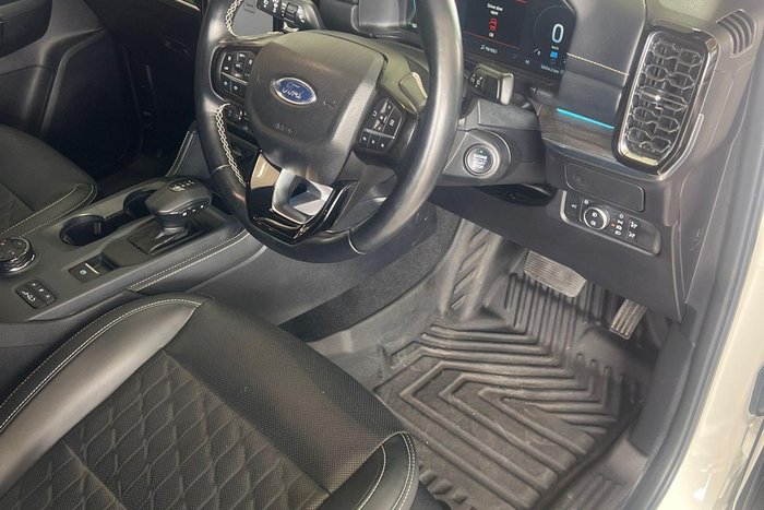 2023 Ford Everest Platinum