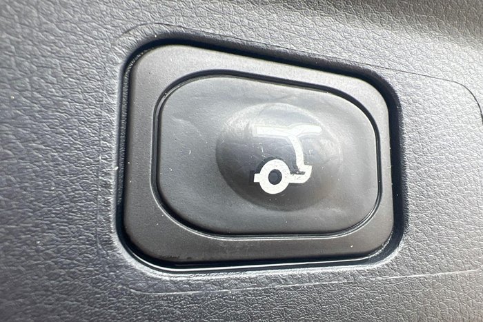 2023 Ford Everest Platinum