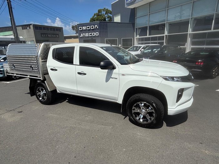 2022 Mitsubishi Triton GLX