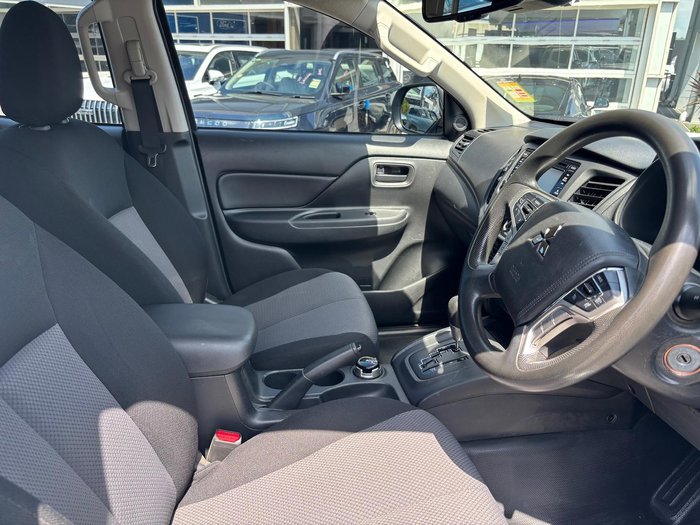 2022 Mitsubishi Triton GLX