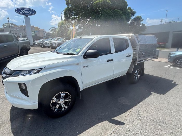 2022 Mitsubishi Triton GLX