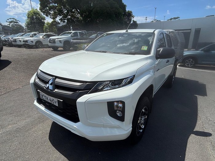 2022 Mitsubishi Triton GLX