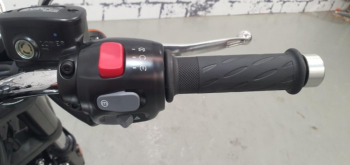 2025 Triumph Bonneville T100 (900cc) Bonneville Black