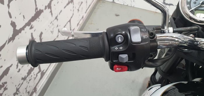 2025 Triumph Bonneville T100 (900cc) Bonneville Black