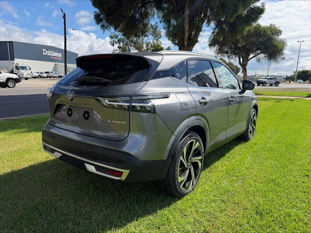 2025 Nissan J12 TI-L