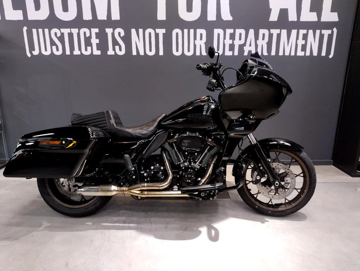 2022 Harley-Davidson Road Glide Special ST 117 (FLTRXST) Touring Black