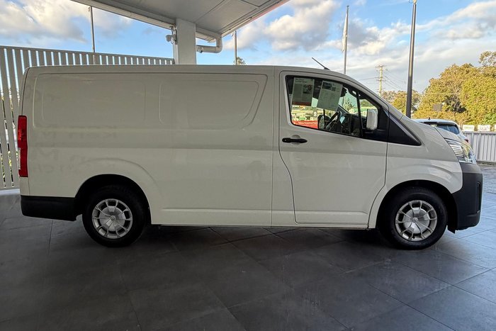 2022 Toyota Hiace