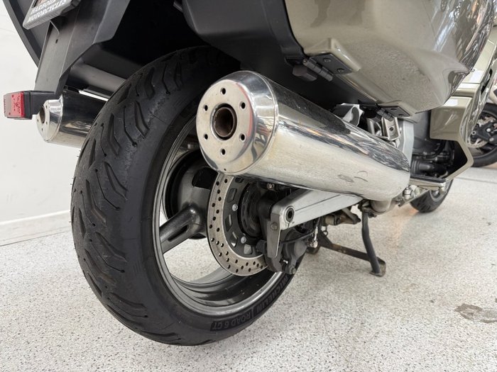 2006 YAMAHA FJR1300 gold