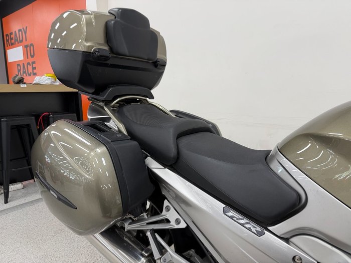 2006 YAMAHA FJR1300 gold