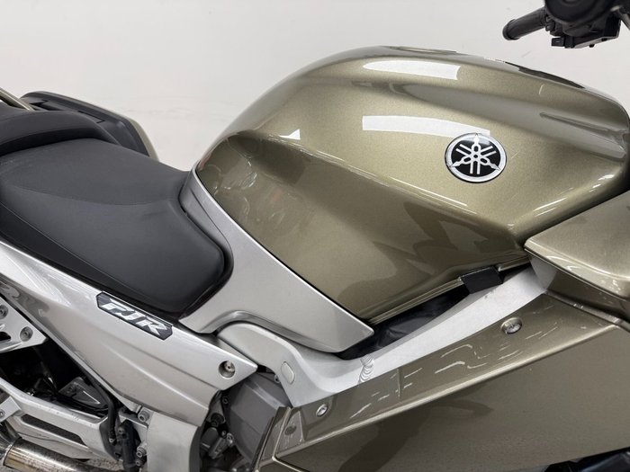 2006 YAMAHA FJR1300 gold