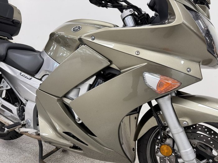 2006 YAMAHA FJR1300 gold