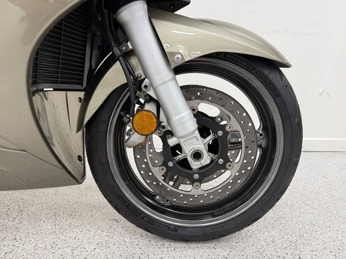 2006 YAMAHA FJR1300 gold