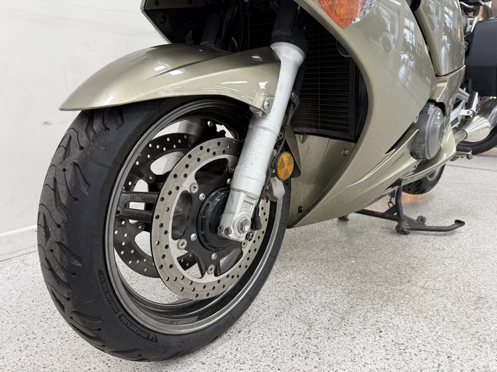 2006 YAMAHA FJR1300 gold