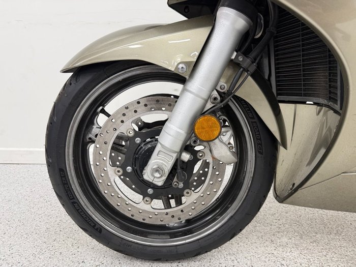 2006 YAMAHA FJR1300 gold