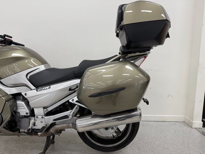 2006 YAMAHA FJR1300 gold