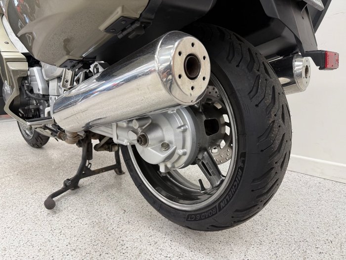 2006 YAMAHA FJR1300 gold