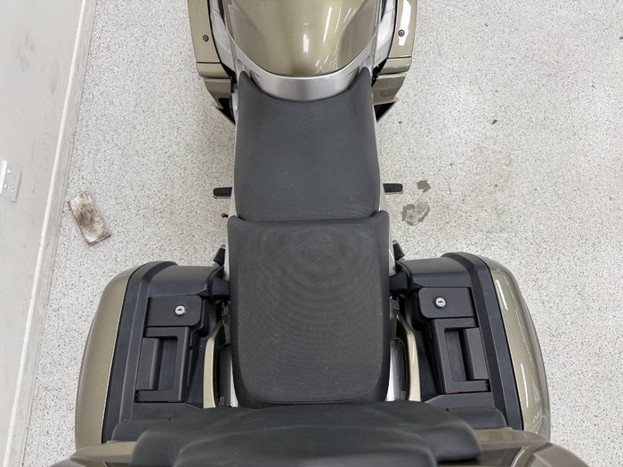 2006 YAMAHA FJR1300 gold