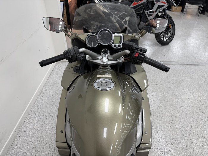 2006 YAMAHA FJR1300 gold