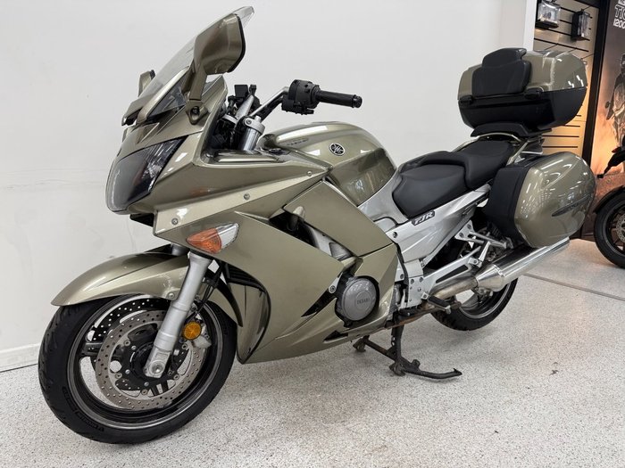 2006 YAMAHA FJR1300 gold
