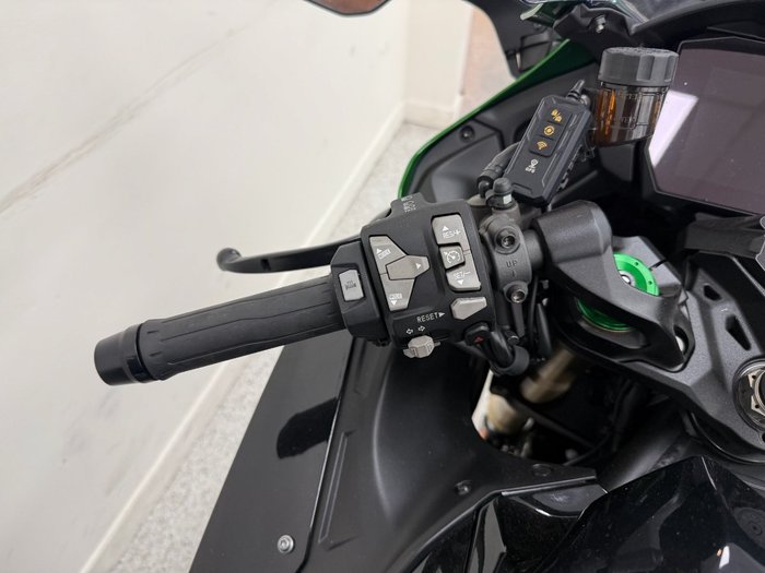 2022 Kawasaki NINJA H2 SX BLACK
