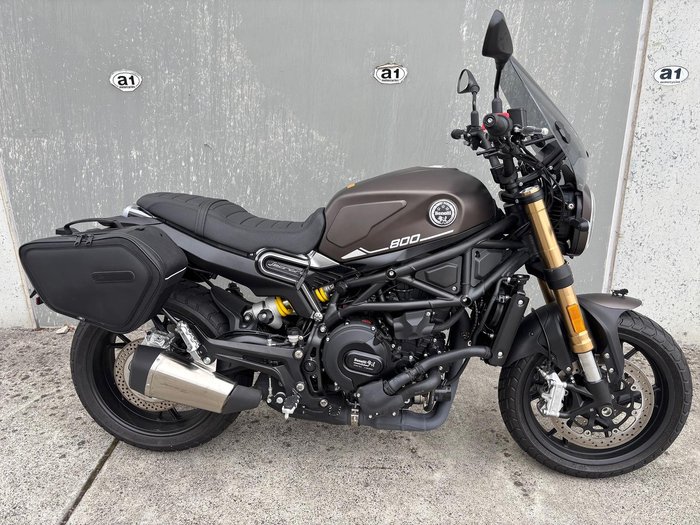 2022 Benelli Leoncino 800