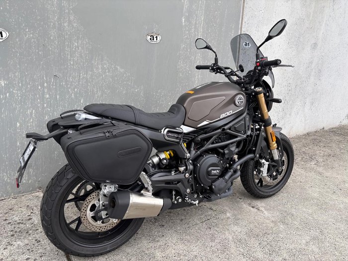 2022 Benelli Leoncino 800