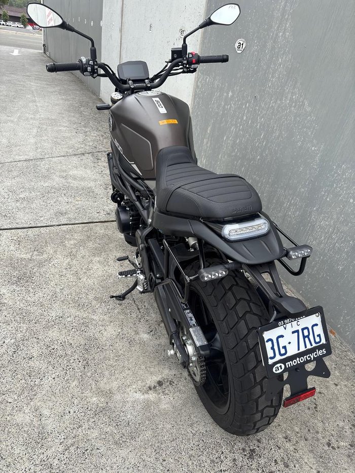 2022 Benelli Leoncino 800