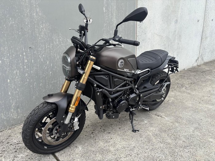 2022 Benelli Leoncino 800