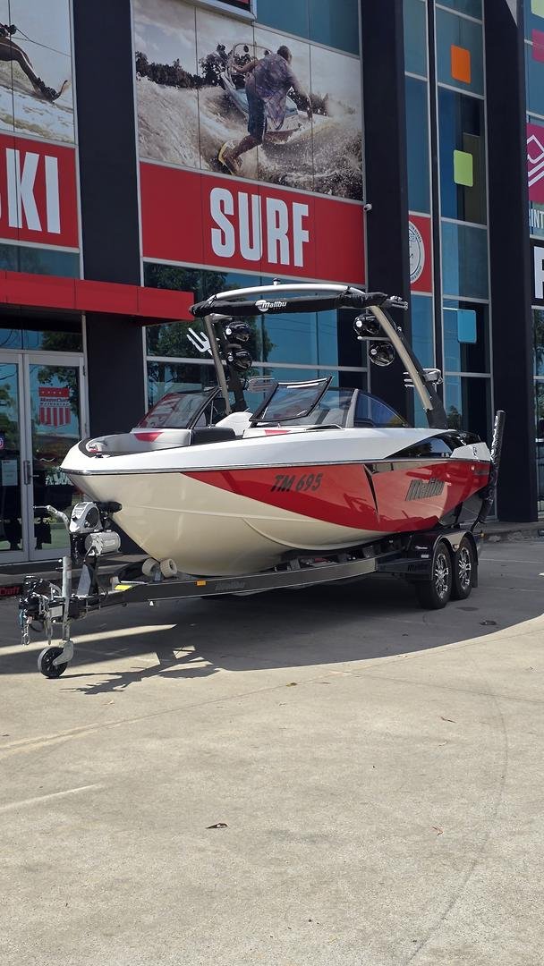 2017 Malibu Wakesetter 22 VLX